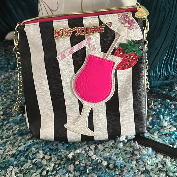 Betsey Johnson A Matter Of Crust Chain Novelty Crossbody Bag | Dillard's